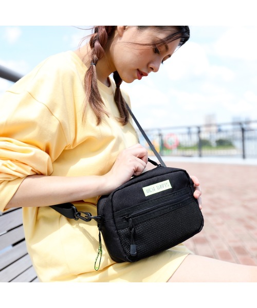 BEN DAVIS(ベンデイビス)の「《BEN DAVIS》WIDE MESH SHOULDER WIDE MESH SHOULDER(ショルダーバッグ・メンズ・ブラック×ブラック/ブラック×パープル/ブラック×レッド/ブラック×イエロー・FREE)」の8枚目の写真