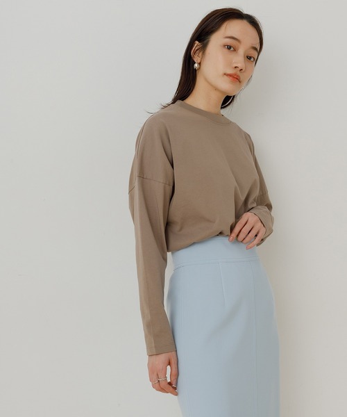 ADAM ET ROPE'(アダムエロペ)の「【一部WEB限定】クルーネックコットン長袖TEE(Tシャツ/カットソー・レディース・ホワイト/ベージュ/ブラック系その他/ベージュ系その他・FREE)」の22枚目の写真