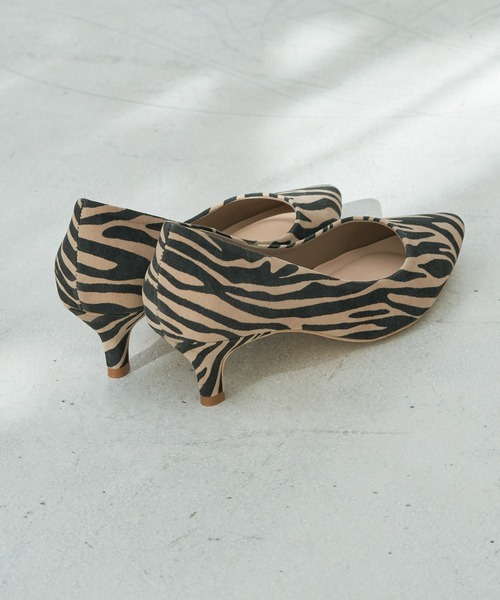 ROPE' PICNIC（ロペピクニック）の「【WEB限定カラー:ゼブラ】ポインテッドトゥプレーンパンプス（パンプス・レディース・ブラック/ブラック系その他3/グレー/ベージュ/ピンク系その他2/オレンジ系その他2・22.5cm/23.0cm/23.5cm/24.0cm/24.5cm/25.0cm）」の13枚目の写真