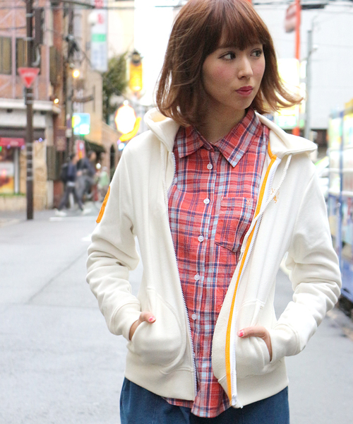 GIORDANO（ジョルダーノ）の「[GIORDANO]ライオン刺繍フルジップスウェットパーカー（パーカー・レディース・ブラック/グレー/グリーン/オレンジ/ホワイト/ピンク・LARGE/MEDIUM）」の2枚目の写真