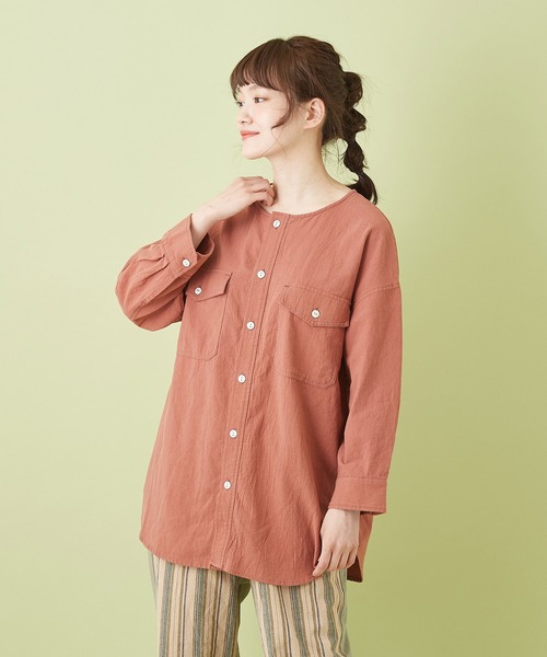 CUBE SUGAR（キューブシュガー）の「綿ボイル 刺繍入り クルーネック ８分袖シャツ（シャツ/ブラウス・レディース・ベージュ/マルチ/ピンク/カーキ/ネイビー・M）」の4枚目の写真