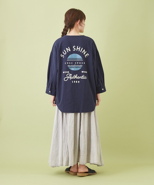 CUBE SUGAR（キューブシュガー）の「綿ボイル 刺繍入り クルーネック ８分袖シャツ（シャツ/ブラウス・レディース・ベージュ/マルチ/ピンク/カーキ/ネイビー・M）」の17枚目の写真