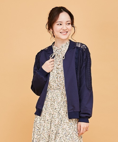 axes femme(アクシーズファム)の「レース切替カットブルゾン(その他アウター・レディース・ネイビー/ホワイト・MEDIUM)」の2枚目の写真