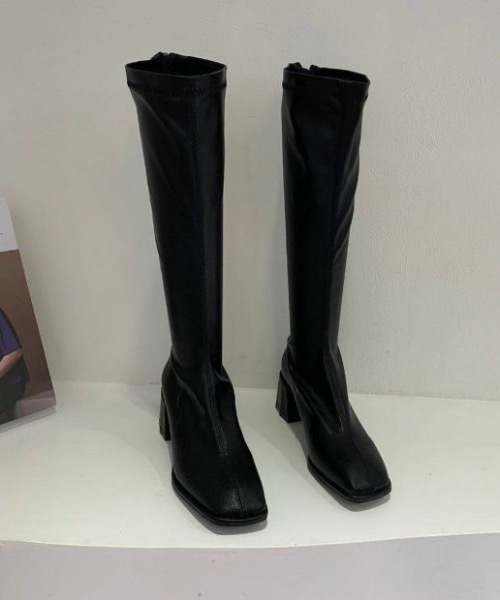 KOR（ケーオーアール）の「スクエアトゥロングブーツ（ブーツ・レディース・ホワイト/ブラック/アイボリー・38/36/37）」の9枚目の写真