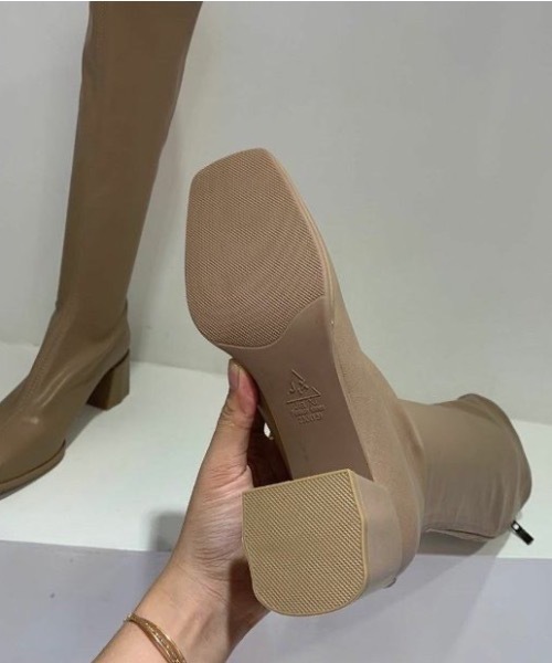 KOR（ケーオーアール）の「スクエアトゥロングブーツ（ブーツ・レディース・ホワイト/ブラック/アイボリー・38/36/37）」の21枚目の写真