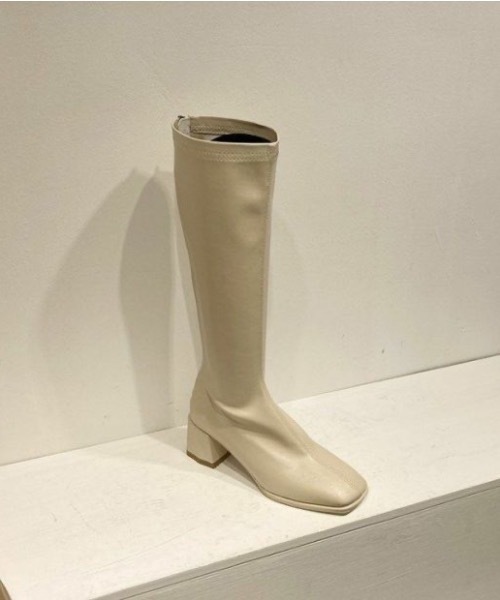 KOR（ケーオーアール）の「スクエアトゥロングブーツ（ブーツ・レディース・ホワイト/ブラック/アイボリー・38/36/37）」の5枚目の写真