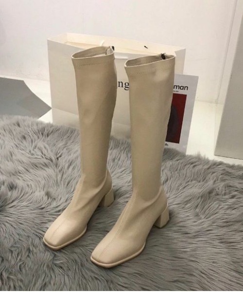 KOR（ケーオーアール）の「スクエアトゥロングブーツ（ブーツ・レディース・ホワイト/ブラック/アイボリー・38/36/37）」の16枚目の写真