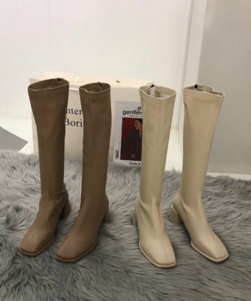 KOR（ケーオーアール）の「スクエアトゥロングブーツ（ブーツ・レディース・ホワイト/ブラック/アイボリー・38/36/37）」の6枚目の写真