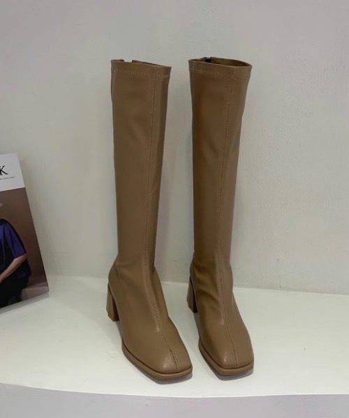 KOR（ケーオーアール）の「スクエアトゥロングブーツ（ブーツ・レディース・ホワイト/ブラック/アイボリー・38/36/37）」の11枚目の写真