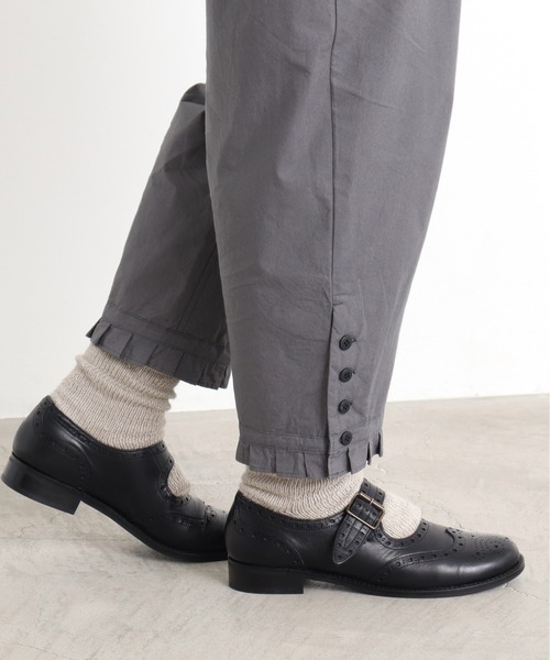 Malle（マル）の「malle ハイカウントダンプ　裾タックパンツ（その他パンツ・レディース・ベージュ/チャコールグレー・FREE）」の2枚目の写真