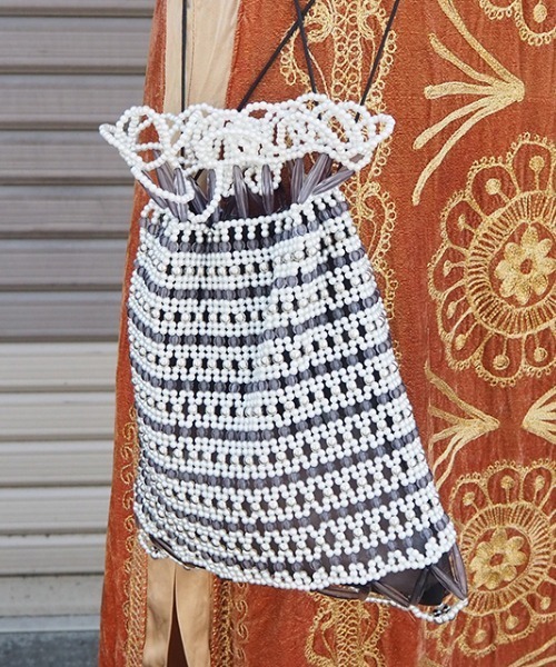 Casselini（キャセリーニ）の「フェイクパールビーズ巾着（ショルダーバッグ・レディース・ブラック/シルバー/ゴールド・FREE）」の9枚目の写真