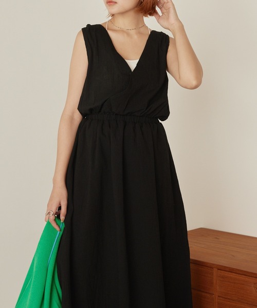 mikke(ミッケ)の「ノースリーブバックシャンリボンワンピース(ワンピース・レディース・ブラック/カーキ/オレンジ・FREE)」の20枚目の写真