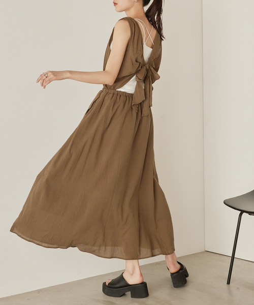 mikke(ミッケ)の「ノースリーブバックシャンリボンワンピース(ワンピース・レディース・ブラック/カーキ/オレンジ・FREE)」の12枚目の写真