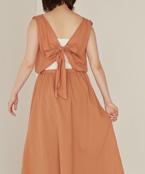 mikke(ミッケ)の「ノースリーブバックシャンリボンワンピース(ワンピース・レディース・ブラック/カーキ/オレンジ・FREE)」の15枚目の写真