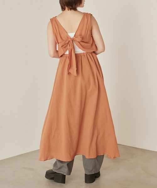 mikke(ミッケ)の「ノースリーブバックシャンリボンワンピース(ワンピース・レディース・ブラック/カーキ/オレンジ・FREE)」の19枚目の写真