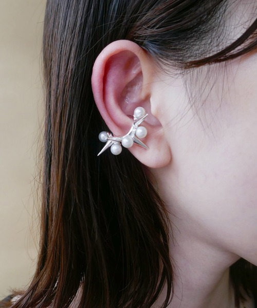 e.m.（イーエム）の「スタッズパールイヤーカフ（イヤーカフ）」 - WEAR