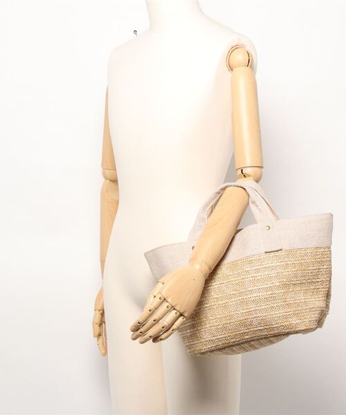 Samansa Mos2 blue（サマンサモスモスブルー）の「キャンバス×雑材シートトートバッグ（トートバッグ・レディース・ホワイト/モカ/ベージュ・ﾌﾘ-）」の4枚目の写真
