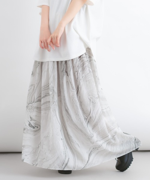 Wordtrobe（ワードトローブ）の「【wordtrobe】マーブル染フレアーロングスカート（スカート・レディース・グリーン/グレー/パープル・FREE）」の2枚目の写真