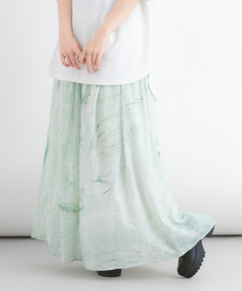 Wordtrobe（ワードトローブ）の「【wordtrobe】マーブル染フレアーロングスカート（スカート・レディース・グリーン/グレー/パープル・FREE）」の3枚目の写真