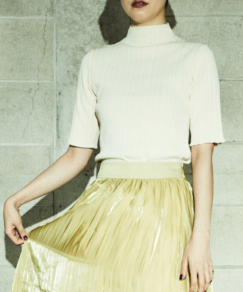 alcali（アルカリ）の「ランダムリブ5分袖ボトルネック（ニット/セーター・レディース・ブラック/イエロー/ブラウン/アイボリー・FREE）」の2枚目の写真