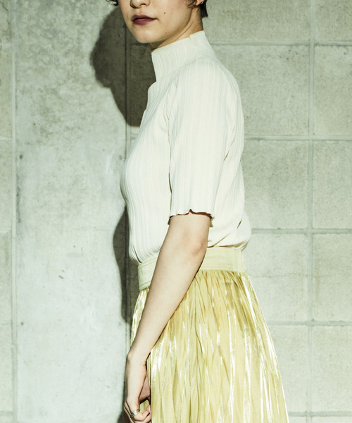 alcali（アルカリ）の「ランダムリブ5分袖ボトルネック（ニット/セーター・レディース・ブラック/イエロー/ブラウン/アイボリー・FREE）」の6枚目の写真