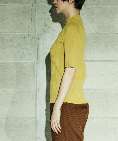 alcali（アルカリ）の「ランダムリブ5分袖ボトルネック（ニット/セーター・レディース・ブラック/イエロー/ブラウン/アイボリー・FREE）」の8枚目の写真