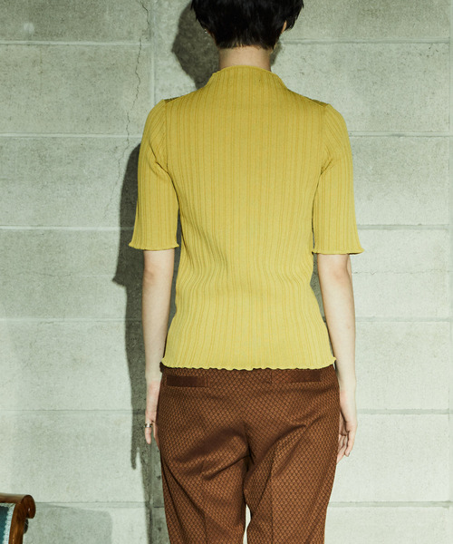 alcali（アルカリ）の「ランダムリブ5分袖ボトルネック（ニット/セーター・レディース・ブラック/イエロー/ブラウン/アイボリー・FREE）」の9枚目の写真