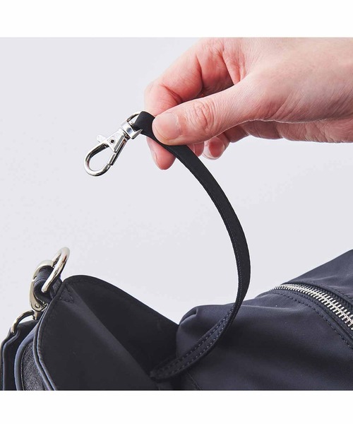 IEDIT（イディット）の「ＩＥＤＩＴ　ウェブマガジンｍｉ－ｍｏｌｌｅｔコラボ　シーンレスエイジングレスになじむ　３６５日持ちたい撥水エブリデイバッグ（トートバッグ・レディース・ブラック・ONE SIZE）」の3枚目の写真