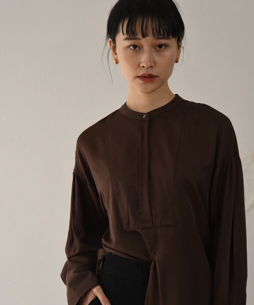 I_am（アイアム）の「stitch no collar blouse（シャツ/ブラウス・レディース・ベージュ/ブラウン/カーキ・FREE）」の9枚目の写真