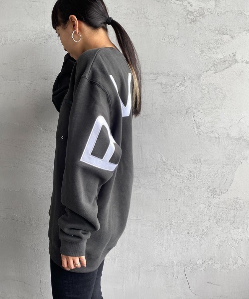 RVCA（ルーカ）の「[RVCA/ルーカ] FAKE CR ビッグバックロゴスウェットプルオーバー（スウェット・レディース・ホワイト/ブラック/グリーン・S/M/L）」の9枚目の写真