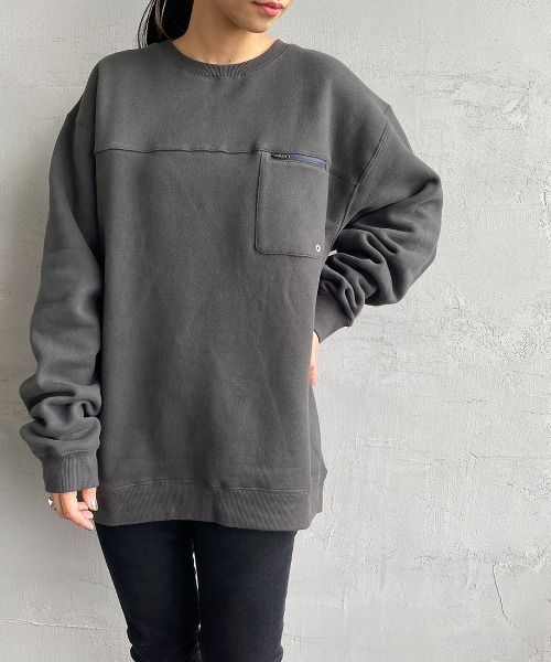 RVCA（ルーカ）の「[RVCA/ルーカ] FAKE CR ビッグバックロゴスウェットプルオーバー（スウェット・レディース・ホワイト/ブラック/グリーン・S/M/L）」の5枚目の写真