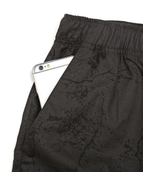 LUXSTYLE(ラグスタイル)の「クラックプリントカーゴパンツ(カーゴパンツ・メンズ・ブラック/チャコール・M/XL/L)」の10枚目の写真