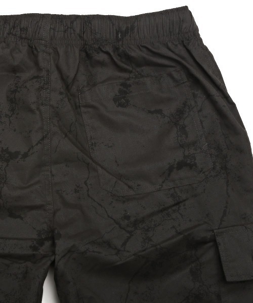 LUXSTYLE(ラグスタイル)の「クラックプリントカーゴパンツ(カーゴパンツ・メンズ・ブラック/チャコール・M/XL/L)」の4枚目の写真