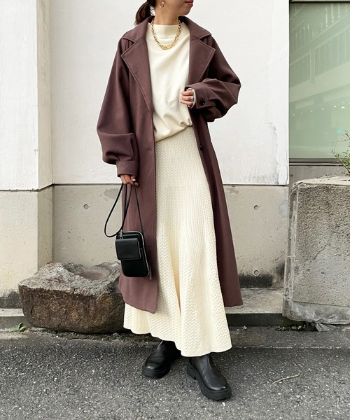 DouDou(ドゥドゥ)の「【WEB限定】ラグランスリーブ袖ボリュームコート(チェスターコート・レディース・ブラック/アイボリー/モカ・FREE)」の4枚目の写真