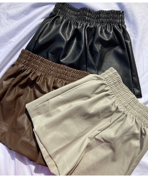 PHILLY（フィリー）の「フェイクレザーショートパンツ（その他パンツ・レディース・ブラック/ブラウン/アイボリー・FREE）」の6枚目の写真