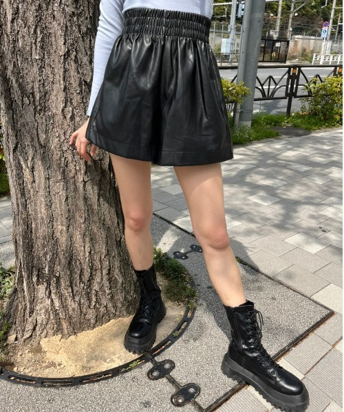 PHILLY（フィリー）の「フェイクレザーショートパンツ（その他パンツ・レディース・ブラック/ブラウン/アイボリー・FREE）」の22枚目の写真