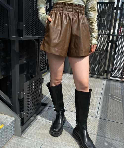 PHILLY（フィリー）の「フェイクレザーショートパンツ（その他パンツ・レディース・ブラック/ブラウン/アイボリー・FREE）」の18枚目の写真
