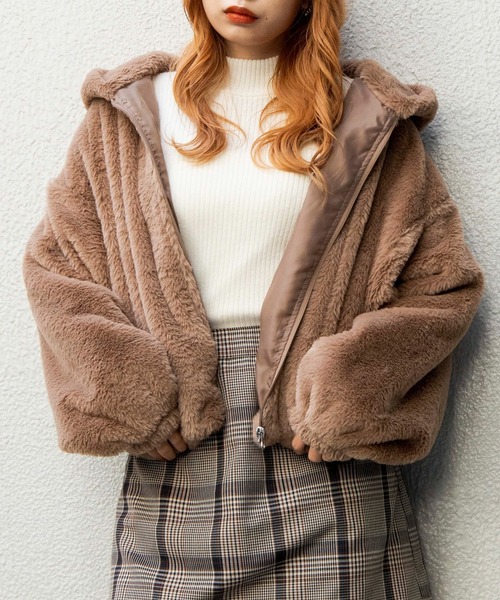WEGO（ウィゴー）の「WEGO/ファーフードブルゾン（ブルゾン・レディース・ブラウン/サックスブルー/ピンク・SMALL/MEDIUM）」の2枚目の写真