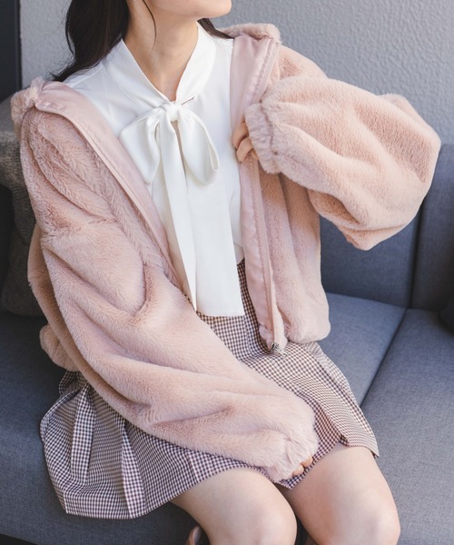 WEGO（ウィゴー）の「WEGO/ファーフードブルゾン（ブルゾン・レディース・ブラウン/サックスブルー/ピンク・SMALL/MEDIUM）」の3枚目の写真