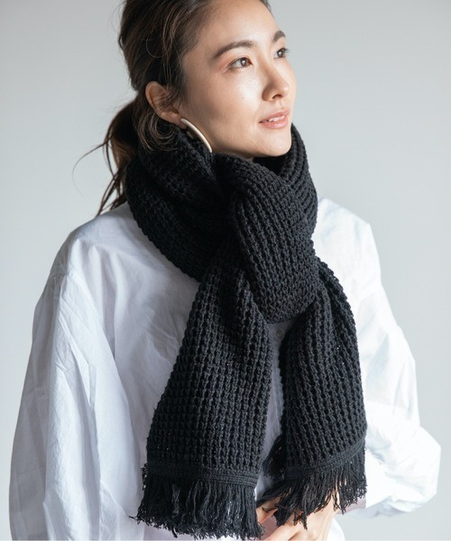 Chaco closet（チャコ クローゼット）の「畔編みフリンジふっくらロングボリュームマフラー（マフラー・レディース・ブラック/ベージュ/パープル/カーキ/ピンク/グリーン・FREE）」の9枚目の写真