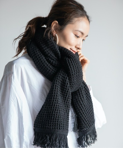 Chaco closet（チャコ クローゼット）の「畔編みフリンジふっくらロングボリュームマフラー（マフラー・レディース・ブラック/ベージュ/パープル/カーキ/ピンク/グリーン・FREE）」の10枚目の写真