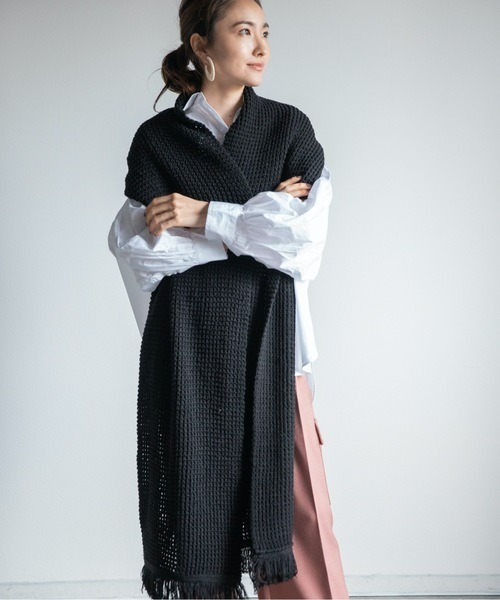 Chaco closet（チャコ クローゼット）の「畔編みフリンジふっくらロングボリュームマフラー（マフラー・レディース・ブラック/ベージュ/パープル/カーキ/ピンク/グリーン・FREE）」の11枚目の写真