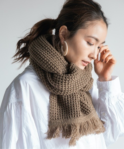 Chaco closet（チャコ クローゼット）の「畔編みフリンジふっくらロングボリュームマフラー（マフラー・レディース・ブラック/ベージュ/パープル/カーキ/ピンク/グリーン・FREE）」の16枚目の写真