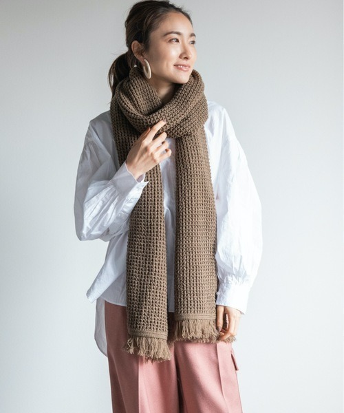 Chaco closet（チャコ クローゼット）の「畔編みフリンジふっくらロングボリュームマフラー（マフラー・レディース・ブラック/ベージュ/パープル/カーキ/ピンク/グリーン・FREE）」の17枚目の写真