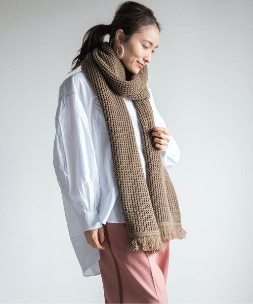 Chaco closet（チャコ クローゼット）の「畔編みフリンジふっくらロングボリュームマフラー（マフラー・レディース・ブラック/ベージュ/パープル/カーキ/ピンク/グリーン・FREE）」の18枚目の写真