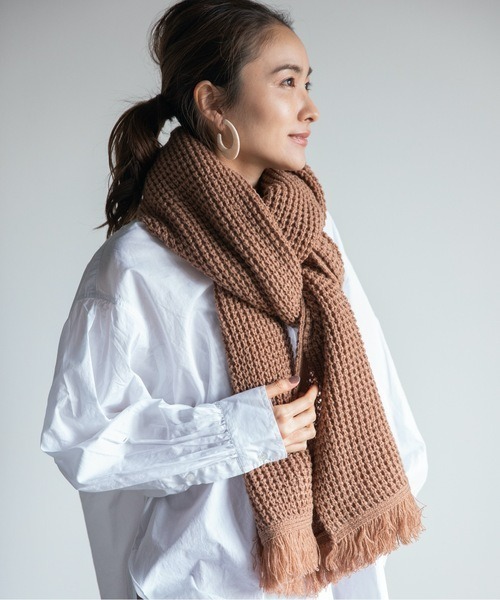 Chaco closet（チャコ クローゼット）の「畔編みフリンジふっくらロングボリュームマフラー（マフラー・レディース・ブラック/ベージュ/パープル/カーキ/ピンク/グリーン・FREE）」の13枚目の写真