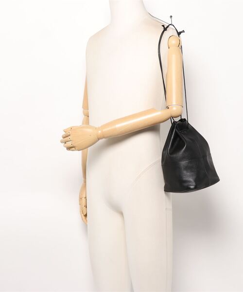 MADULI（マドゥリ）の「MADULI マドゥリ / ユニセックスドローストリングレザー巾着バッグ レザーショルダー巾着バケツバッグ / 21545（トートバッグ・レディース・ダークブラウン/ブラック/シルバー/ライトベージュ・FREE）」の11枚目の写真