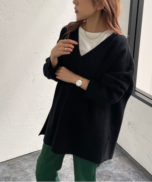 apres jour mignon(アプレジュールミニョン)の「深Vスリット入りニット【ZOZOTOWN限定アイテム】(ニット/セーター・レディース・グリーン/オレンジ/ブラック/パープル・フリー/X-LARGE)」の7枚目の写真