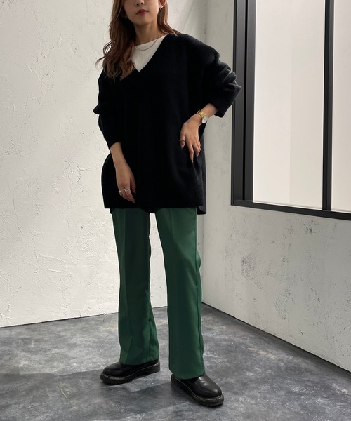 apres jour mignon(アプレジュールミニョン)の「深Vスリット入りニット【ZOZOTOWN限定アイテム】(ニット/セーター・レディース・グリーン/オレンジ/ブラック/パープル・フリー/X-LARGE)」の9枚目の写真