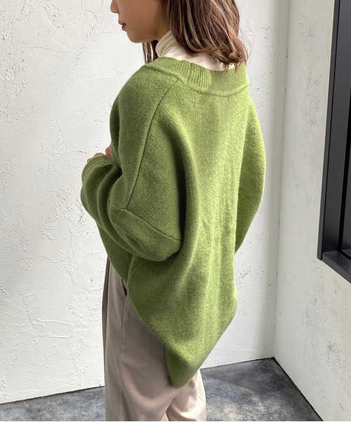 apres jour mignon(アプレジュールミニョン)の「深Vスリット入りニット【ZOZOTOWN限定アイテム】(ニット/セーター・レディース・グリーン/オレンジ/ブラック/パープル・フリー/X-LARGE)」の14枚目の写真